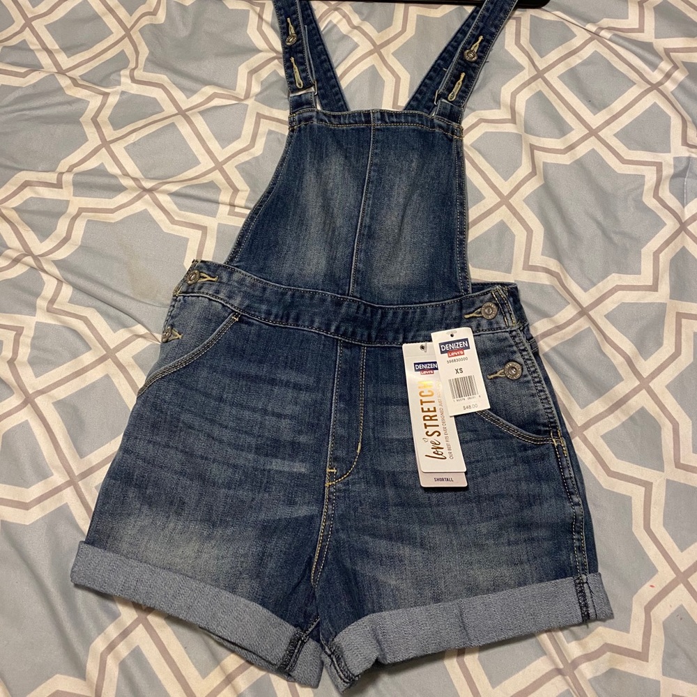 Levi’s cross back overalls